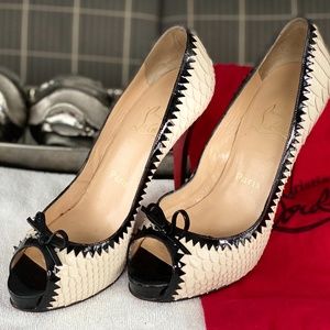 Christian Louboutin Wht/Blk Snakeskin Peep Toe 39